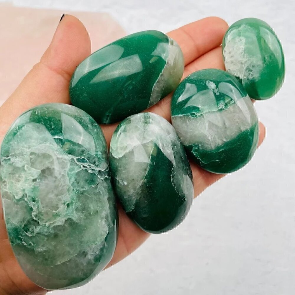 💝2/$20💝 NIP - Green & White Garden Quartz Heart Shape Stone Pendant Necklace - Picture 8 of 9